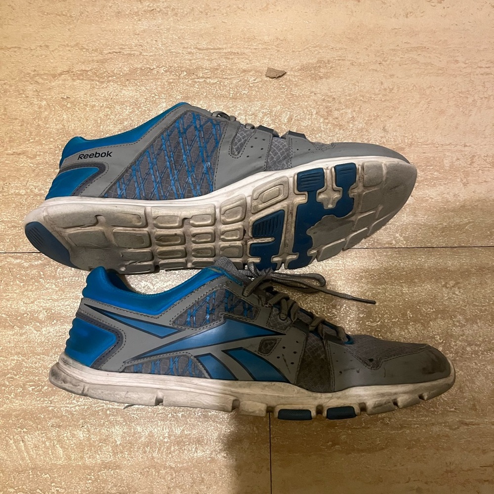 CLOSING  used Reebok gym shoes size 13 men’s used worn